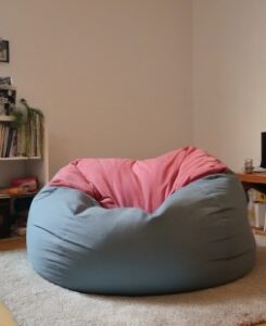 Moderner Sitzsack im Wohnzimmer